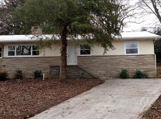 198 Outer Dr, Oak Ridge, TN 37830