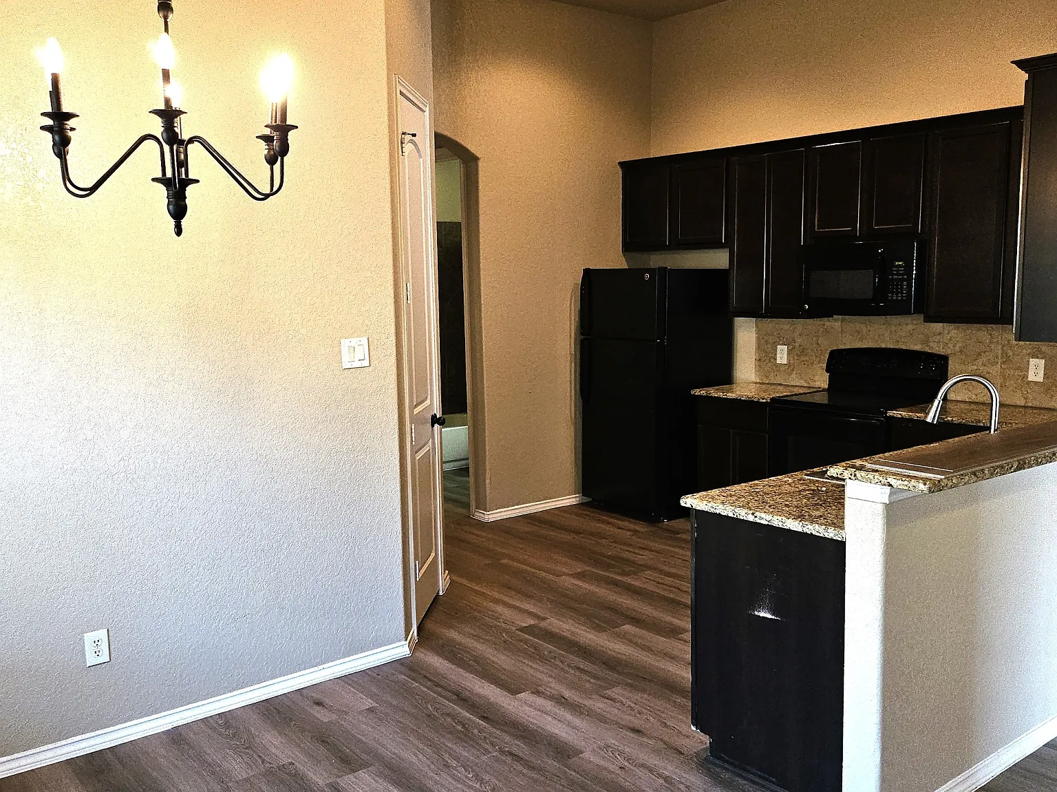 Rosalie Drive 262 — Photo 1