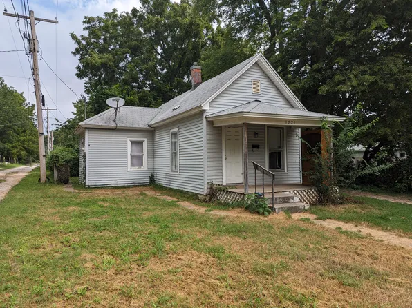 1221 E Scott Street, Springfield, MO 65802