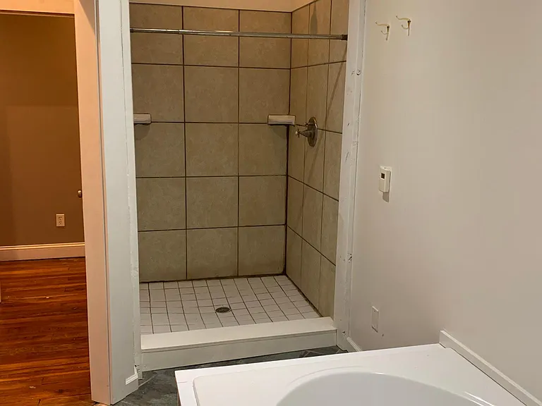 1203 W Johnson St — Photo 23