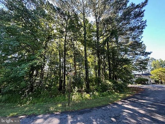 2nd image of 104 Boston Dr