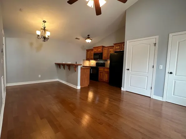 922 W 15th St #8, Fayetteville, AR 72703