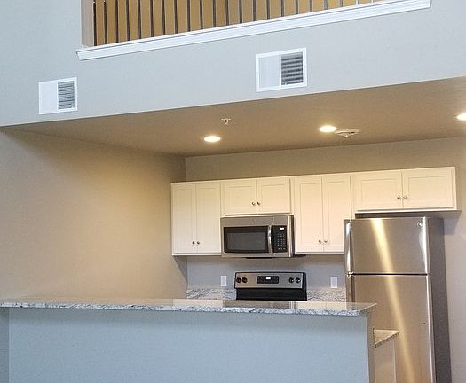 2nd image of 400 W Saint Joseph St Unit 3