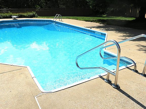 3rd image of 677 Clark Dr