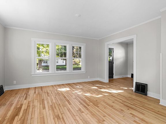 5th image of 2802 Clark STREET