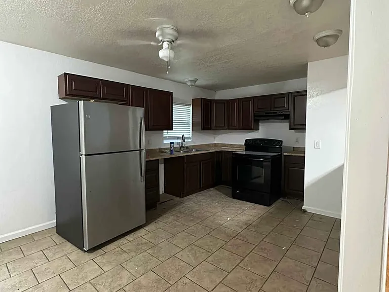 8619 Lane Ave — Photo 5