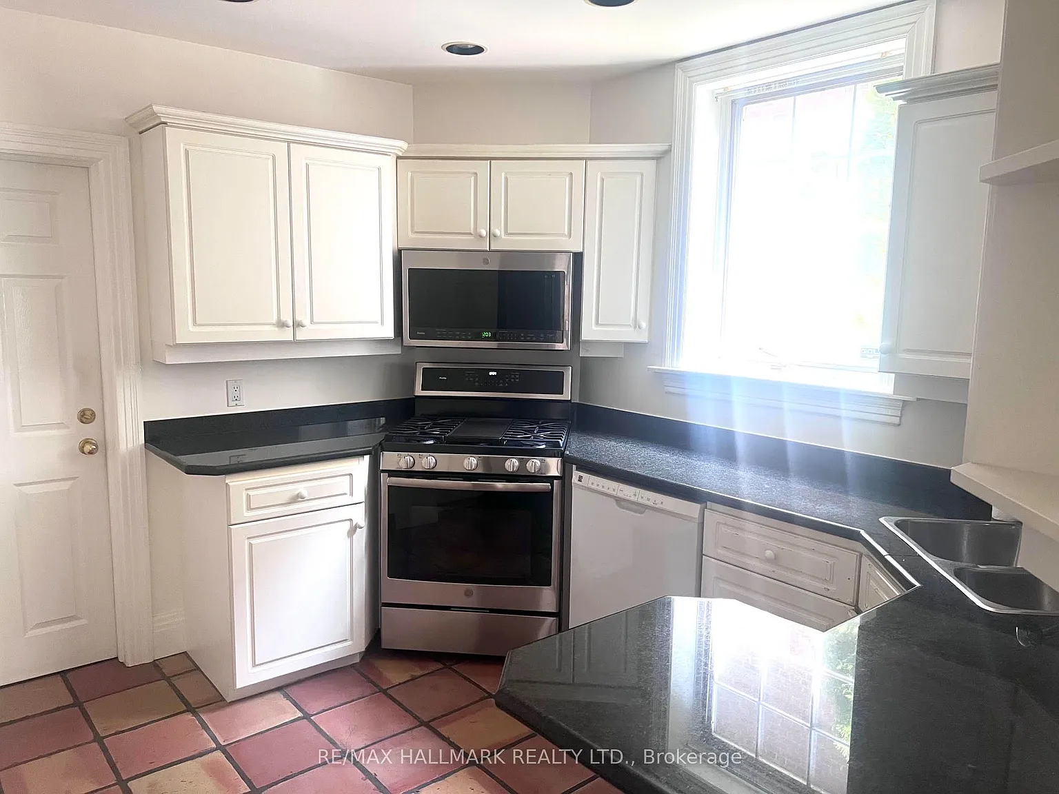 2 bed, $4,295 — Photo 4