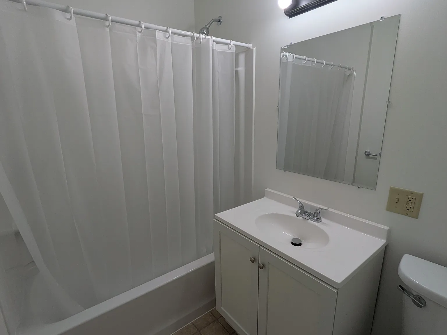 1 bed, 650 sqft, $750 — Photo 3