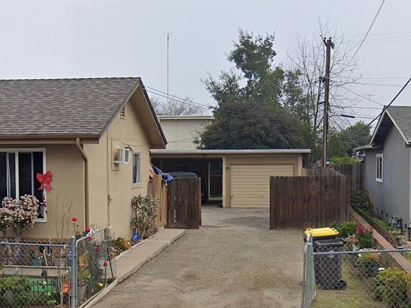 2nd image of 4142 Crown St