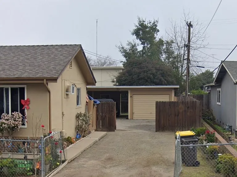 4142 Crown St — Photo 2