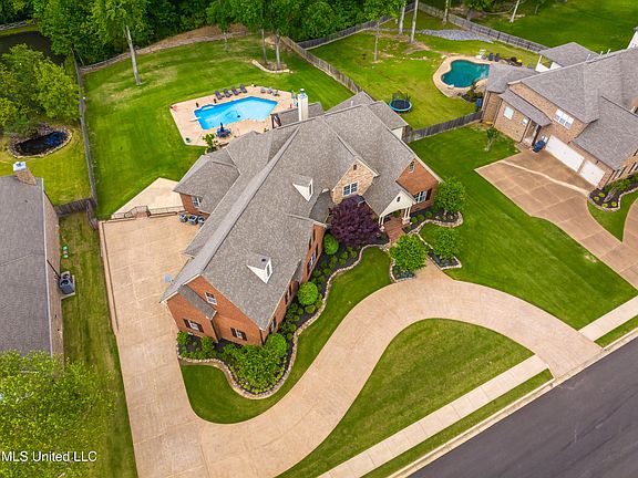 2nd image of 1800 Notting Hill Dr