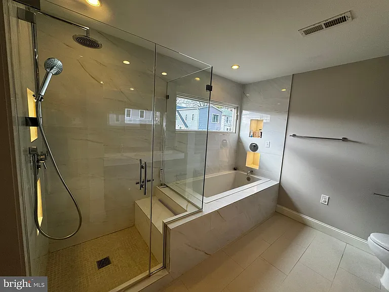 513 Whittier St NW — Photo 34