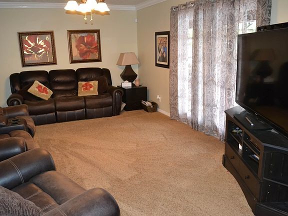 4th image of 11017 Saginaw Dr