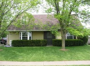1097 Dixie Dr, New Lebanon, OH 45345