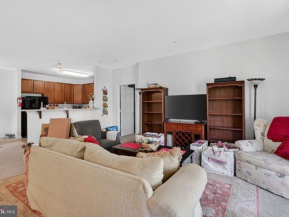 4th image of 526 Timberlake Dr