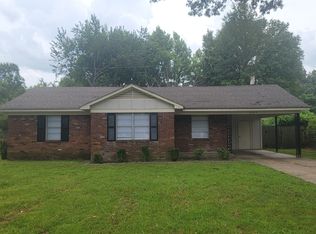 1725 Oakwood Dr, Memphis, TN 38116