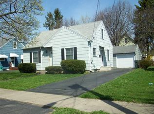 28 Traver Cir, Rochester, NY 14609