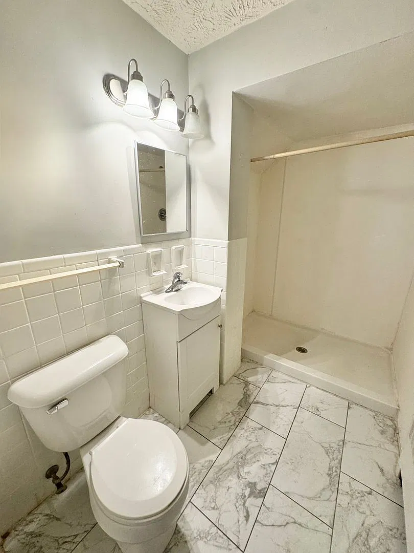3907 S 24th Street — Photo 3