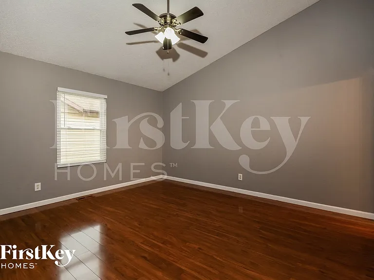 700 Fernwood Ter — Photo 8