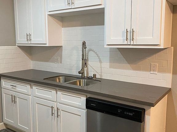 5th image of 721 Venice Way APT 1