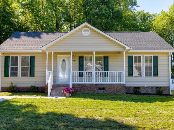 1443 Smokey Mountain Dr, Zebulon, NC 27597