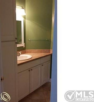 laurelmaster bath.jpg
