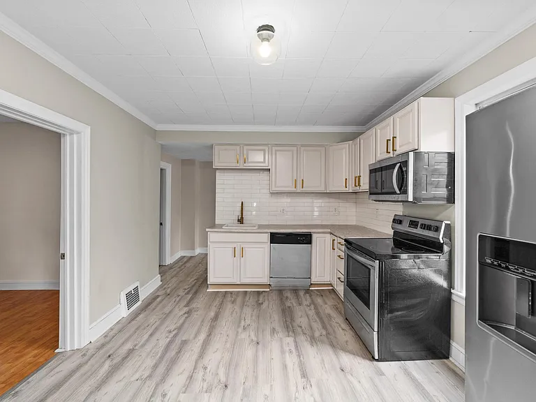 4709 Franklin Blvd #UP — Photo 3