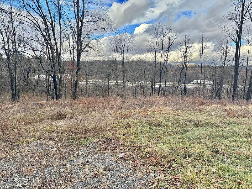 2nd image of 25 Lunger Dr