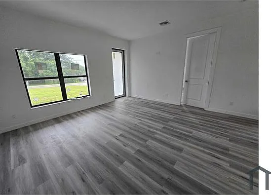 253 Hallmark Ave — Photo 8