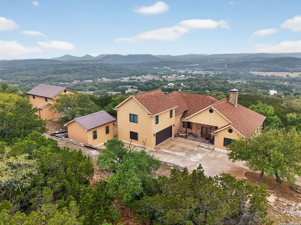 1076 SADDLEBACK RIDGE TRL, Bandera, TX 78003