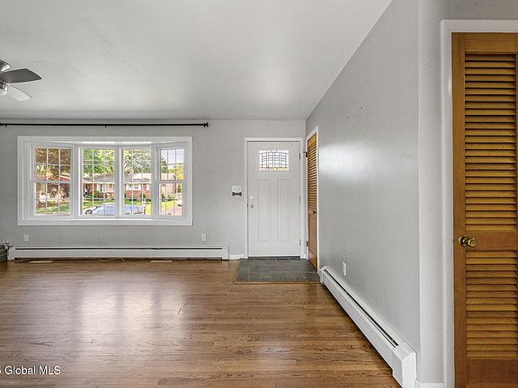 4th image of 21 Ledgewood Drive
