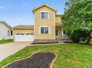 15234 Chalco Pointe Dr, Omaha, NE 68138