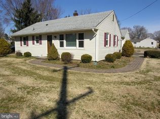 208 Saint Leonards Rd, Holland, PA 18966