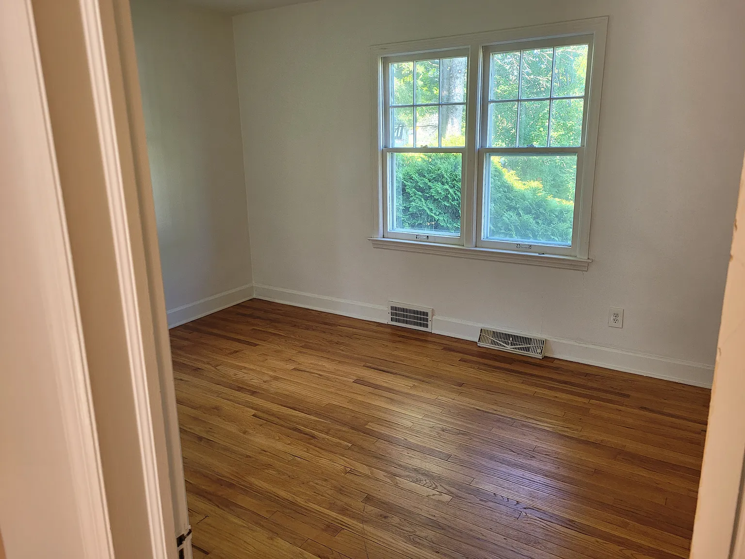 3 bed, 1281 sqft, $1,550 — Photo 2