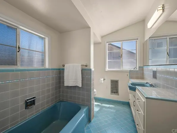 877 Country Club Dr, Chula Vista, CA 91911
