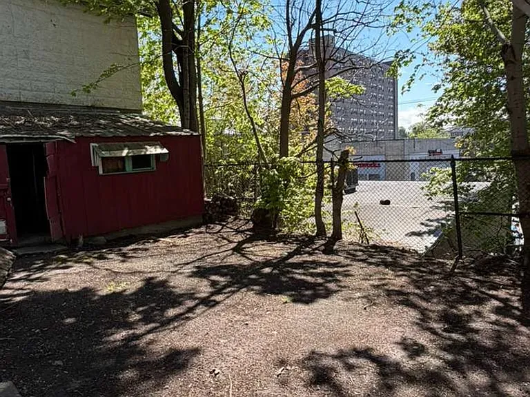208 Utica St — Photo 12