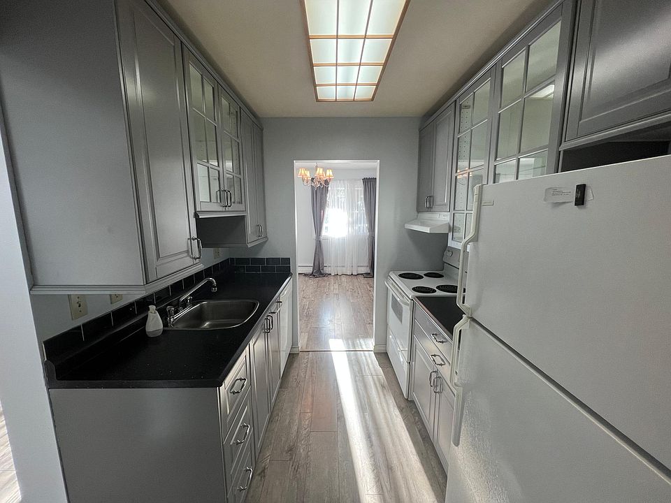 Opposite side kitchen view