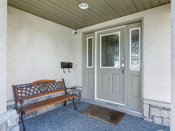 3rd image of 2318 Selwyn Rd