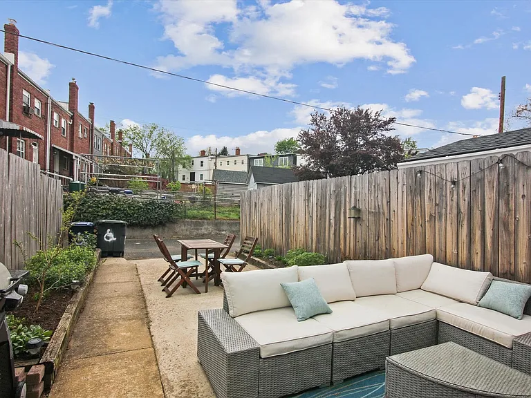 1334 Downing St NE — Photo 10