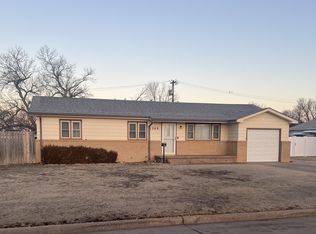 1209 N Clay St, Hoisington, KS 67544