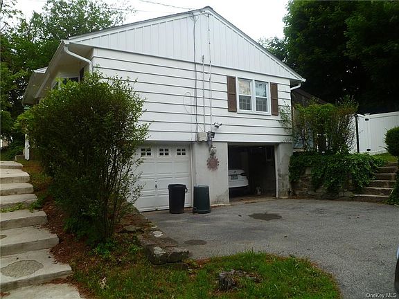 3rd image of 35 Stonecrest Dr