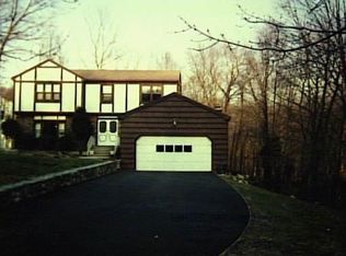 56 Bunker Hill Rd, Trumbull, CT 06611