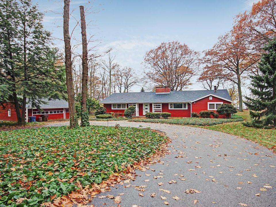 1st image of 2538 Lakeshore Dr