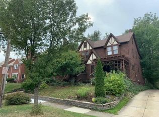 2556 Saybrook Rd, University Heights, OH 44118