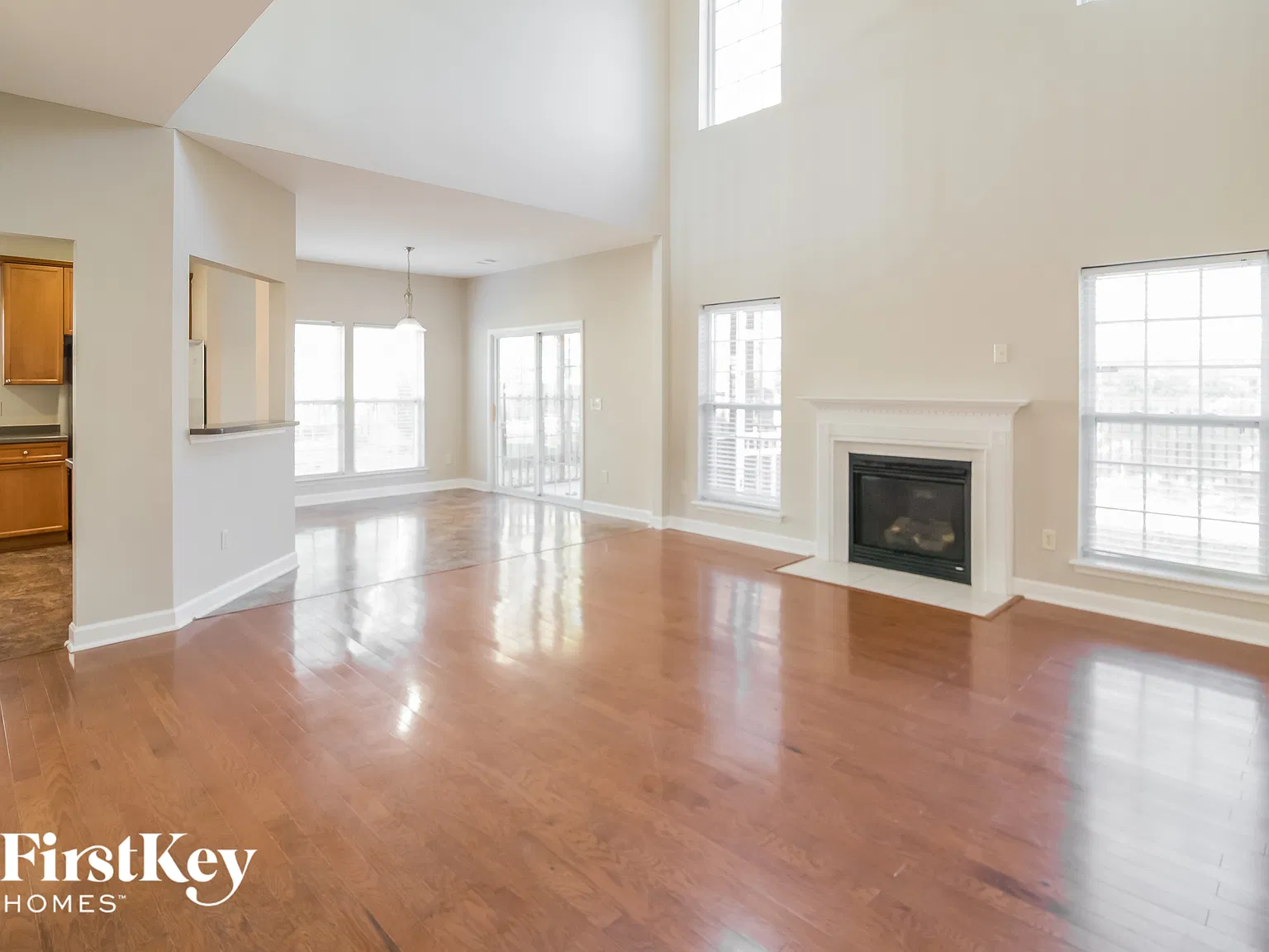 5 bed, 2.5 bath, 2850 sqft, $2,745 — Photo 4