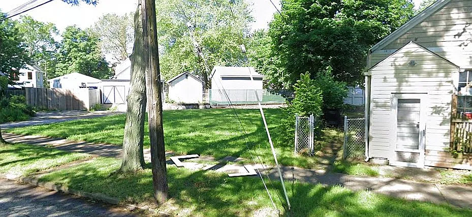 2146 W 47th St photo 1