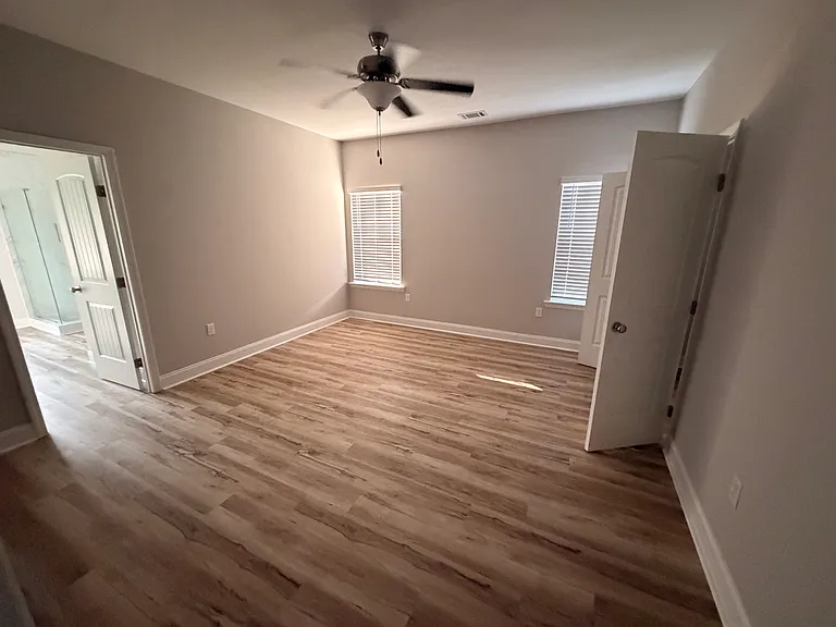 1016 N Pine St SW — Photo 8