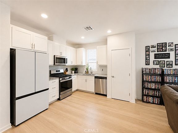 2nd image of 5491 Seacliff Pl Unit 113