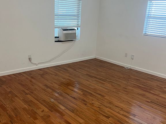 5th image of 5767 Randolph Blvd Unit C