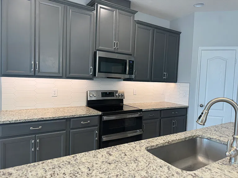 730 Rivington Ave — Photo 11
